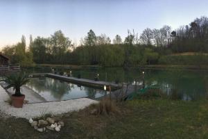 Chalets La cabane sur le lac aux Temps des Sources : photos des chambres