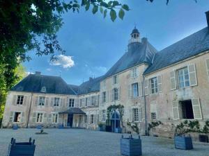 Villas Chateau historique XVIIIe Parc 4ha Riviere : photos des chambres