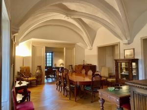 Villas Chateau historique XVIIIe Parc 4ha Riviere : photos des chambres