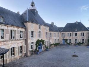 Villas Chateau historique XVIIIe Parc 4ha Riviere : photos des chambres