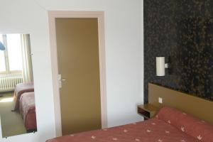 Hotels Hotel Restaurant Des Lys : photos des chambres