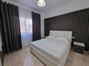Apartment with Balcony room in Vila Anxhelo
