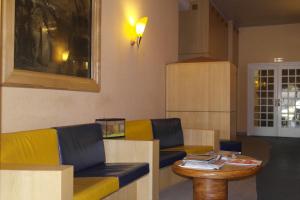 Hotels Hotel Restaurant Des Lys : photos des chambres