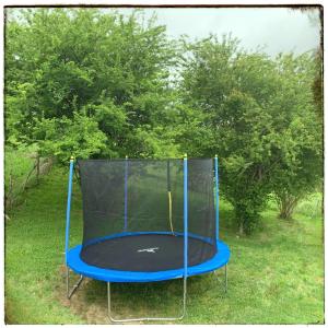 LA CASA AZUL, un oasis de calma, vistas impresionantes con PISCINA, SALTADOR, BARBACOA y acceso al río Asón