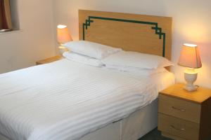 Hanover Hotel & McCartneys Bar