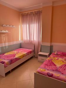 Evelyn’s apartment