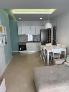 Evelyn’s apartment
