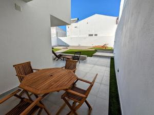 Ria Breezin by JohnVillas