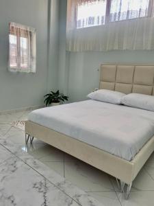 GUGA Host House