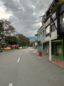 Aparta estudio amoblado 4 Medellín, San Joaquín