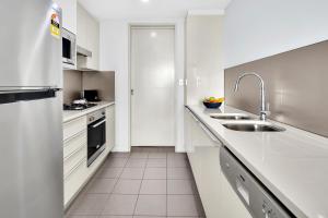 North Sydney Large Two Bedroom MIL2252402