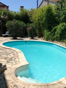 Apartment in villa, private pool, big garden, close to sea and Old Zadar town