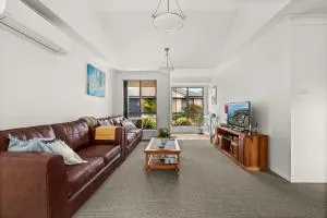 Coastal Villa by Experience Jervis Bay - 文森提亚