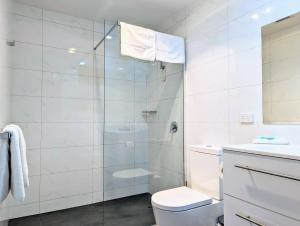 Mayfair Plaza Motel and Apartments