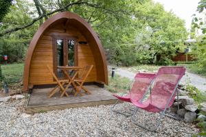 Campings Roulottes et Cabanes de Saint Cerice : photos des chambres