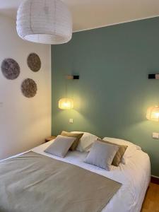 Hotels Coliwork Le Saint Romain : photos des chambres