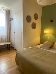 Hotels Coliwork Le Saint Romain : Chambre Lit King-Size Standard