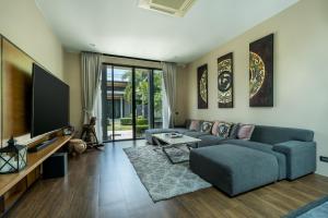 Baan Bua BT17 by Villacarte