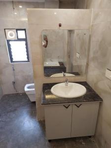 Hotel Aastha & Banquets