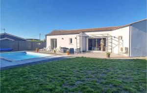 Maisons de vacances Awesome Home In Semussac With Outdoor Swimming Pool, Wifi And Private Swimming Pool : photos des chambres