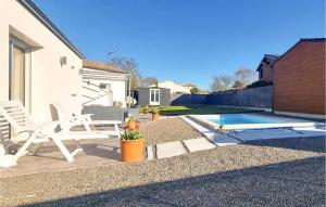 Maisons de vacances Awesome Home In Semussac With Outdoor Swimming Pool, Wifi And Private Swimming Pool : photos des chambres