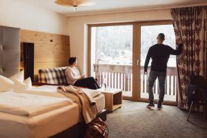 King Room with Mountain View room in Hotel Weisseespitze