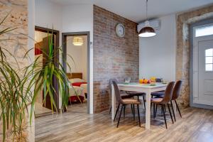 Apartment Laura with Terrace