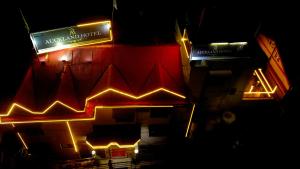 Auckland Hotel and Restaurant Near Mall Road