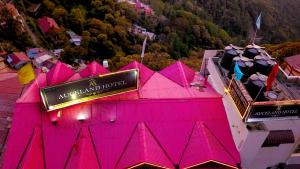 Hotel Auckland - Near Mall Road
