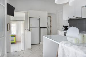 Konstantinos and Elenis Apartment
