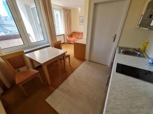 10Q - Z6 Apartment 605