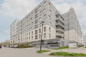 Stylish Blue Apartament with Balcony and Parking Żoliborz by Renters