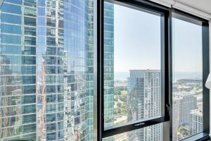 S Loop Studio w Pool Gym Spa nr Grant Park CHI-739