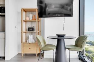 S Loop Studio w Pool Gym Spa nr Grant Park CHI-739