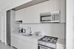 S Loop Studio w Pool Gym Spa nr Grant Park CHI-739