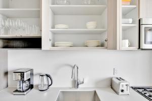 S Loop Studio w Pool Gym Spa nr Grant Park CHI-739