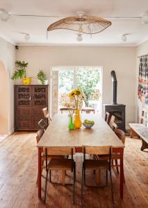 THE BIG - Luxury Backpackers