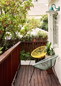 THE BIG - Luxury Backpackers