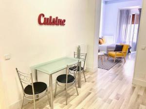 Calle Huertas Coqueto by RegalateMadrid