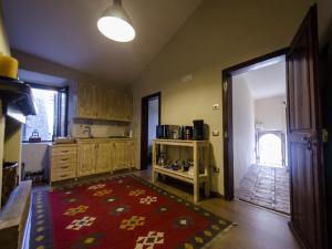 Casa Della Torre In Borgo Medievale