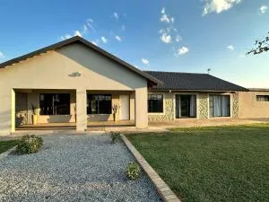 ValView Guest Lodge - Gwarriehoek