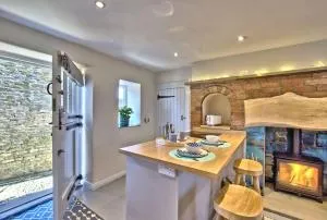 The Snug at Ruston, Cosy Dog Friendly Cottage - Hutton Bushel