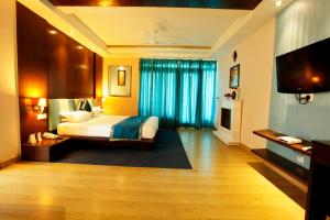 Flag House Resort