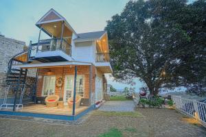 SaffronStays Woodpeckers Perch Villa, Dehradun