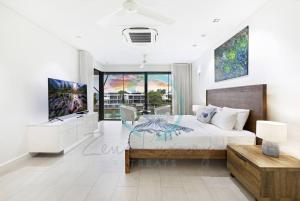 ZenLux: 4BR Bayview Mansion Infinity Pool + Cinema