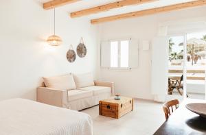 Junior Suite with Garden View & Hot Tub room in Casa Vitae Suites