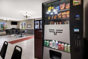 Econo Lodge Inn & Suites Canandaigua - Finger Lakes Area