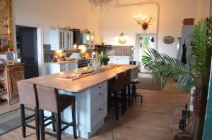 B&B / Chambres d'hotes Chateau Gros Puy, Petit Chateau chambre d'hote : photos des chambres