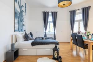 Yeshello Apartment Central Station