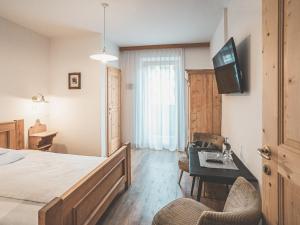 Single Room with Balcony room in Hotel Turmwies